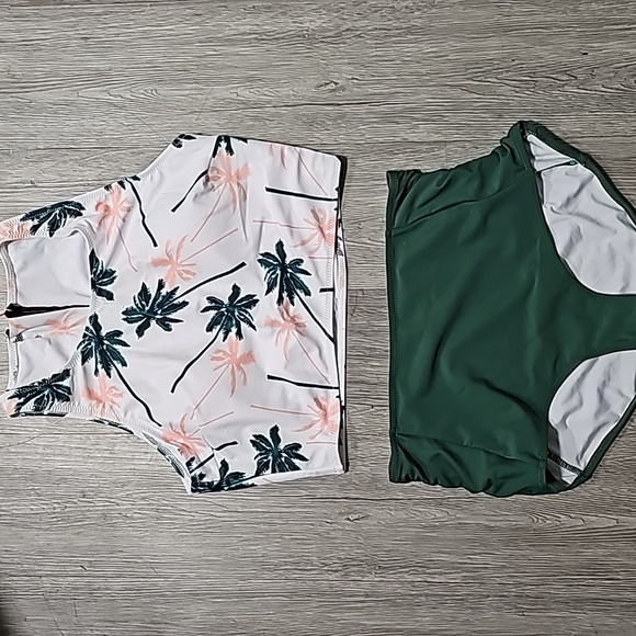 Unbranded Other - 2-Piece Palm Tree/Green  Swimsuit Medium
